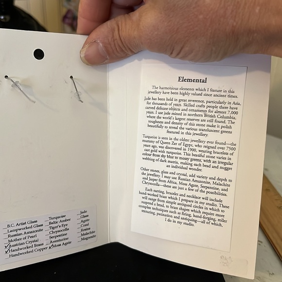 NWT Honica hand fashioned dangle earrings made in Canada - Picture 4 of 6